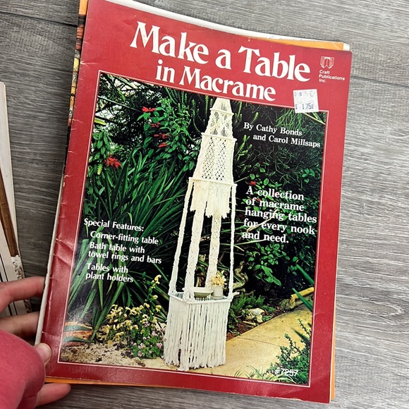 Vintage Macrame Instructional Magazines 1970s Lot - Picture 3 of 6